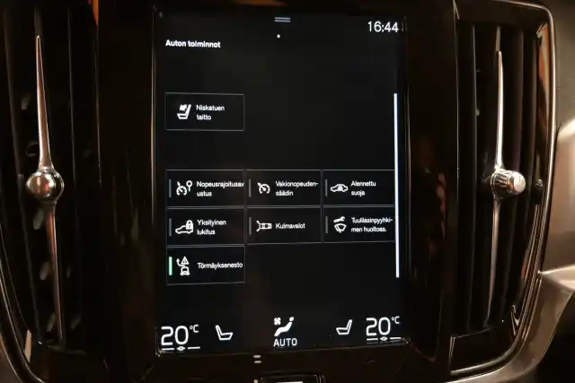 Musta Farmari, Volvo V90 – IPK-126