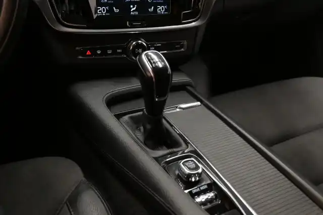 Musta Farmari, Volvo V90 – IPK-126