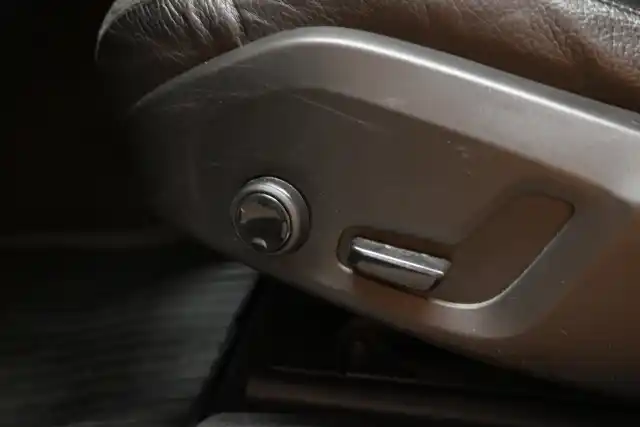 Musta Farmari, Volvo V90 – IPK-126