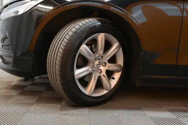 Musta Farmari, Volvo V90 – IPK-126