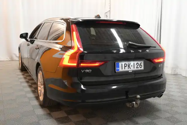 Musta Farmari, Volvo V90 – IPK-126