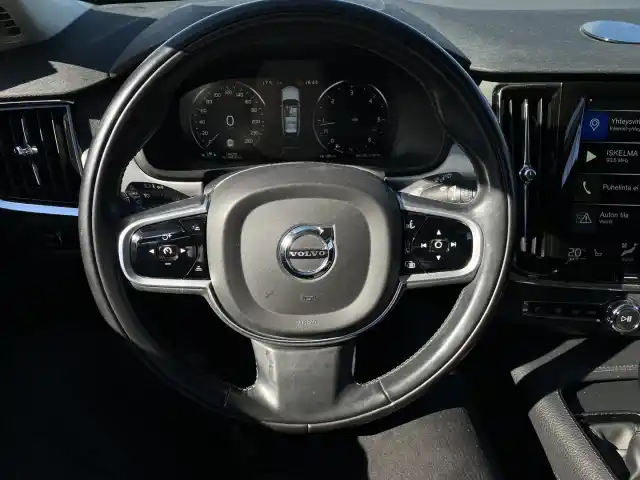 Musta Farmari, Volvo V90 – IPK-126