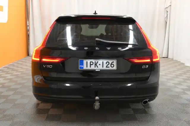 Musta Farmari, Volvo V90 – IPK-126