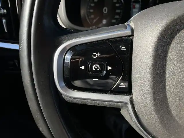Musta Farmari, Volvo V90 – IPK-126