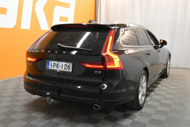 Musta Farmari, Volvo V90 – IPK-126