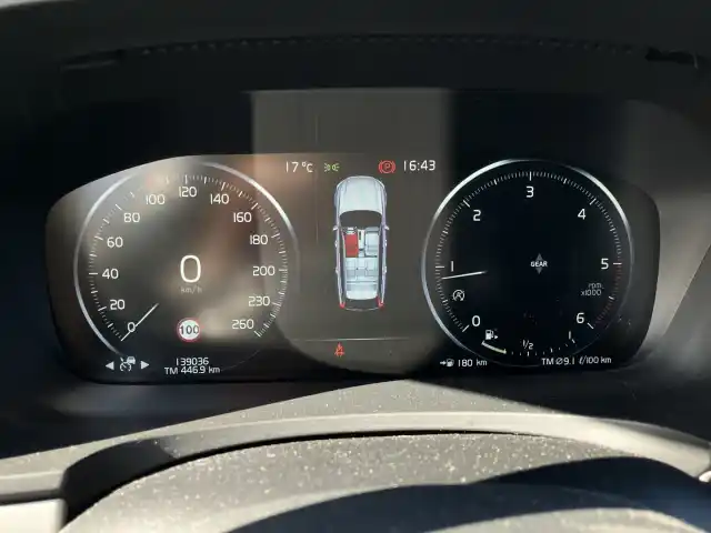 Musta Farmari, Volvo V90 – IPK-126