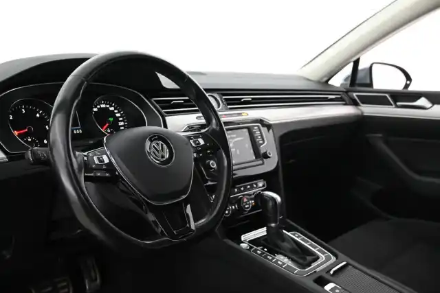 Harmaa Farmari, Volkswagen Passat – IPK-130