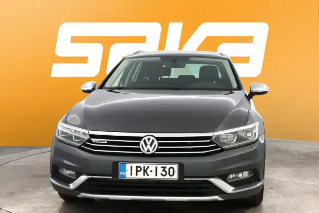 Harmaa Farmari, Volkswagen Passat – IPK-130