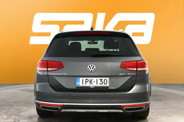 Harmaa Farmari, Volkswagen Passat – IPK-130