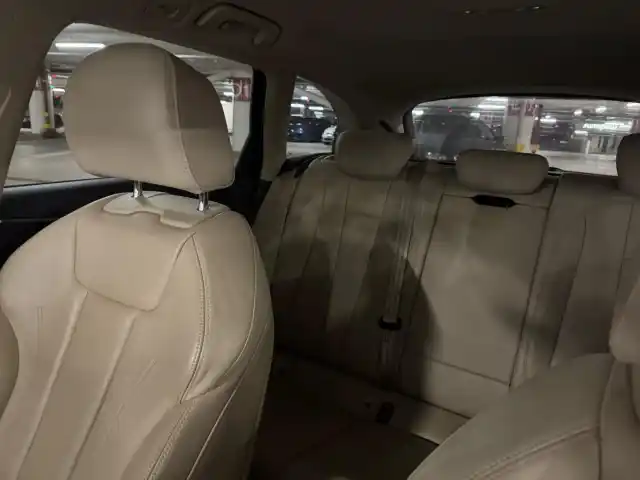 Harmaa Farmari, Audi A4 – IPL-183