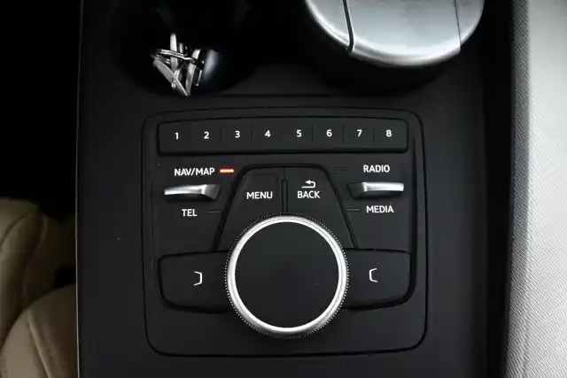 Harmaa Farmari, Audi A4 – IPL-183