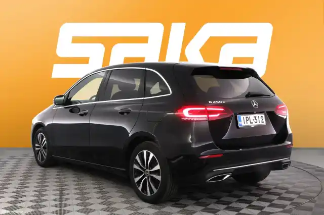 Musta Tila-auto, Mercedes-Benz B – IPL-312