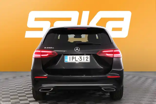 Musta Tila-auto, Mercedes-Benz B – IPL-312
