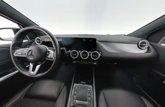 Musta Tila-auto, Mercedes-Benz B – IPL-312