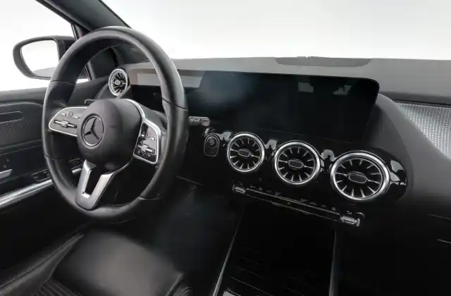 Musta Tila-auto, Mercedes-Benz B – IPL-312