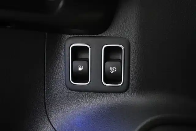 Musta Tila-auto, Mercedes-Benz B – IPL-312
