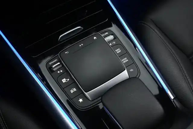 Musta Tila-auto, Mercedes-Benz B – IPL-312