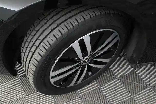 Musta Tila-auto, Mercedes-Benz B – IPL-312