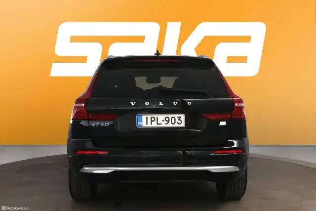 Musta Maastoauto, Volvo XC60 – IPL-903