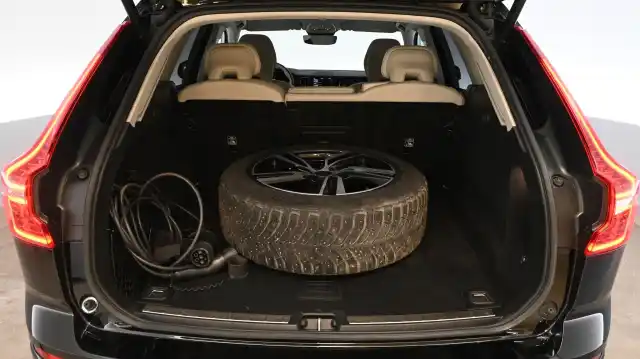 Musta Maastoauto, Volvo XC60 – IPL-903
