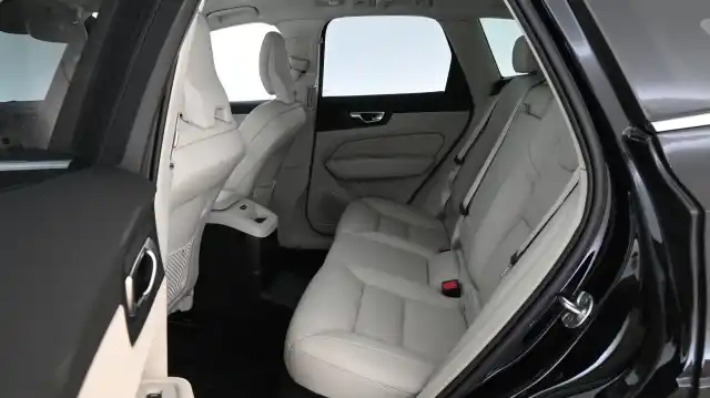 Musta Maastoauto, Volvo XC60 – IPL-903
