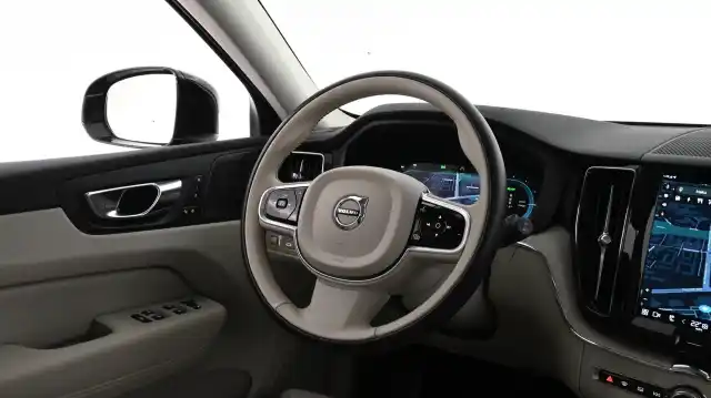 Musta Maastoauto, Volvo XC60 – IPL-903