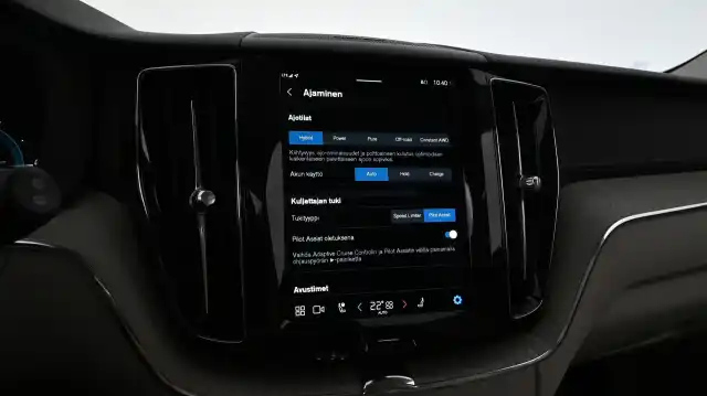 Musta Maastoauto, Volvo XC60 – IPL-903