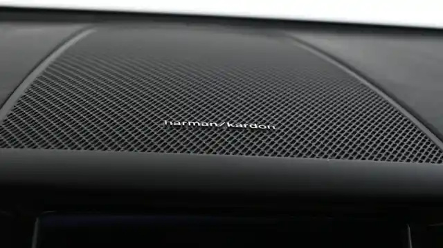 Musta Maastoauto, Volvo XC60 – IPL-903