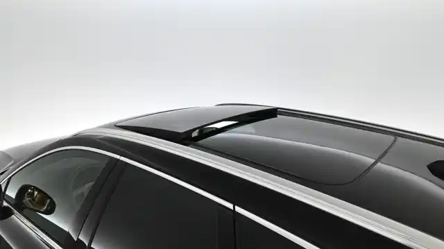 Musta Maastoauto, Volvo XC60 – IPL-903