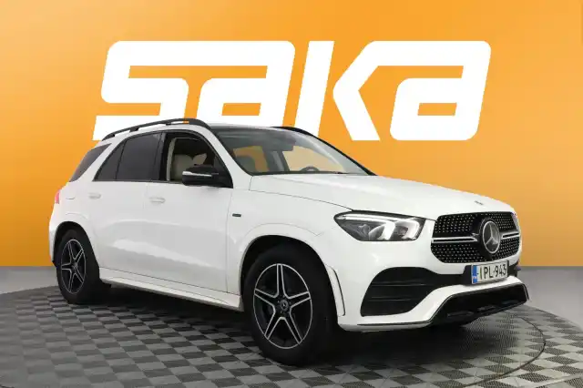 Valkoinen Maastoauto, Mercedes-Benz GLE – IPL-943