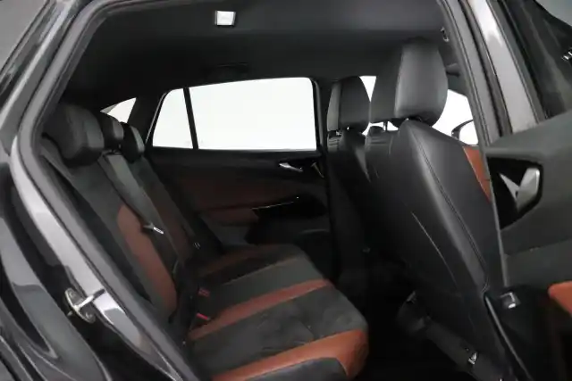 Harmaa Maastoauto, Volkswagen ID.4 – IPN-449