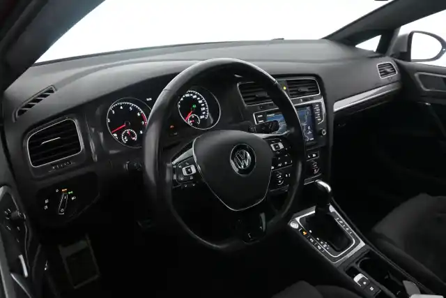 Punainen Farmari, Volkswagen Golf – IPN-517