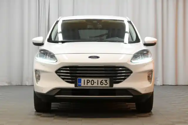 Valkoinen Maastoauto, Ford Kuga – IPO-163