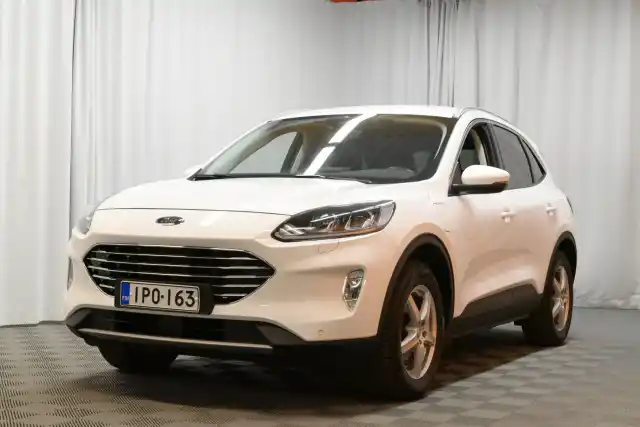 Valkoinen Maastoauto, Ford Kuga – IPO-163