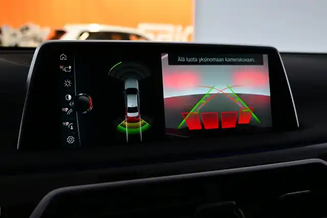 Harmaa Sedan, BMW 740 – IPP-708