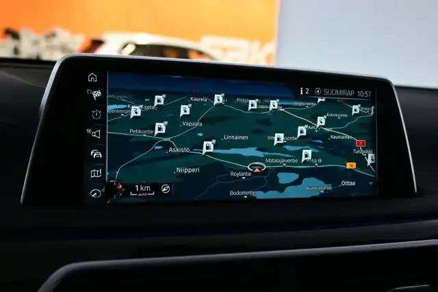 Harmaa Sedan, BMW 740 – IPP-708