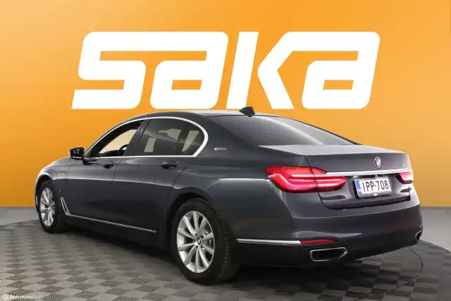 Harmaa Sedan, BMW 740 – IPP-708