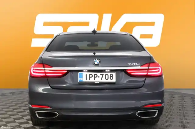 Harmaa Sedan, BMW 740 – IPP-708