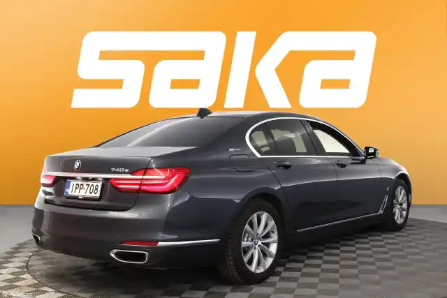 Harmaa Sedan, BMW 740 – IPP-708