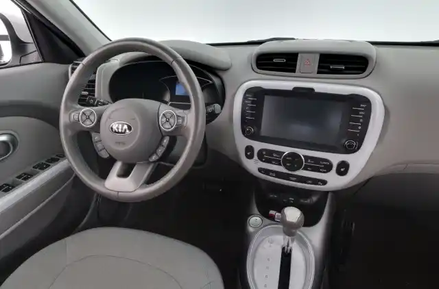 Valkoinen Viistoperä, Kia E-SOUL – IPP-889