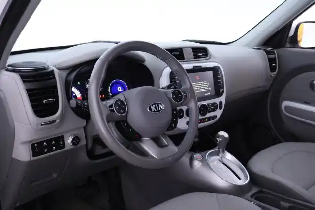 Valkoinen Viistoperä, Kia E-SOUL – IPP-889