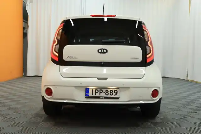 Valkoinen Viistoperä, Kia Soul – IPP-889