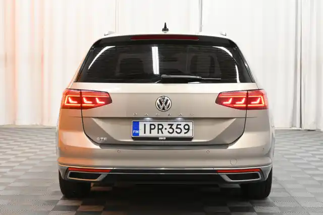 Keltainen Farmari, Volkswagen Passat – IPR-359