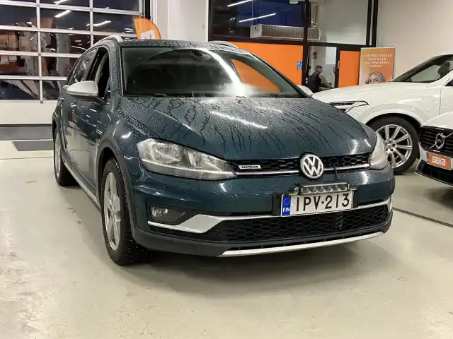 Vihreä Farmari, Volkswagen Golf – IPV-213