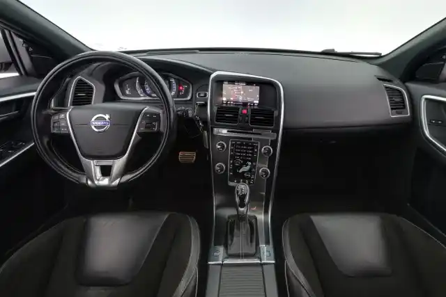 Musta Maastoauto, Volvo XC60 – IPV-325