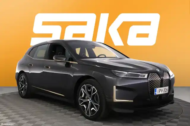 Harmaa Maastoauto, BMW iX – IPV-326