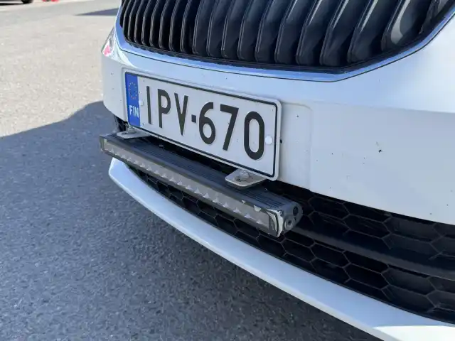 Valkoinen Farmari, Skoda Octavia – IPV-670