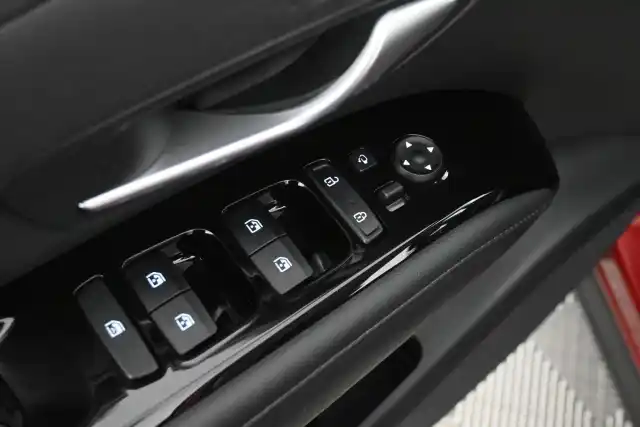 Punainen Maastoauto, Hyundai Tucson – IPV-740