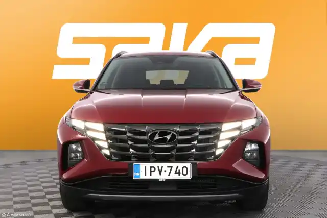 Punainen Maastoauto, Hyundai Tucson – IPV-740