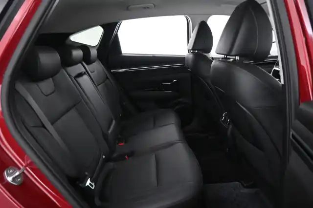 Punainen Maastoauto, Hyundai Tucson – IPV-740